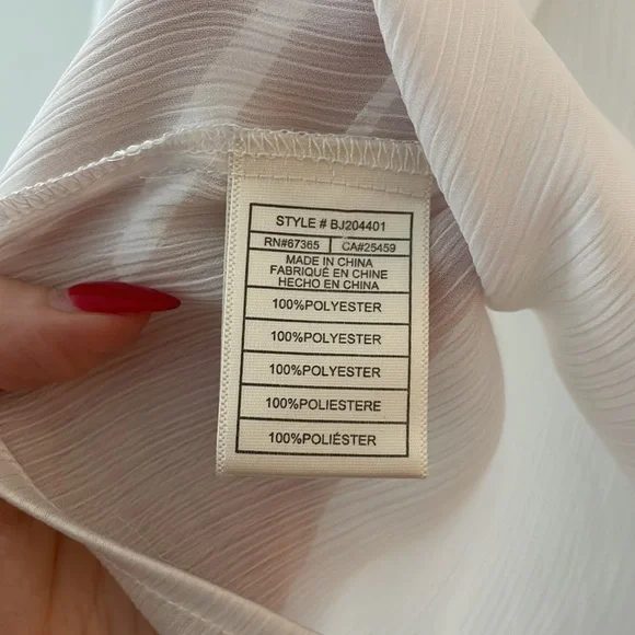 🌸SOLD🌸 BB Dakota Crop Top - Picture 3 of 3